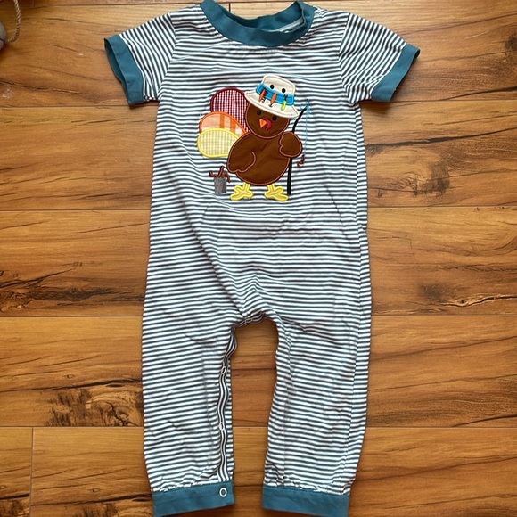 Smocked by Laya and Linc. Boys short sleeve romper with button bottom. Size 18M - Picture 2 of 4